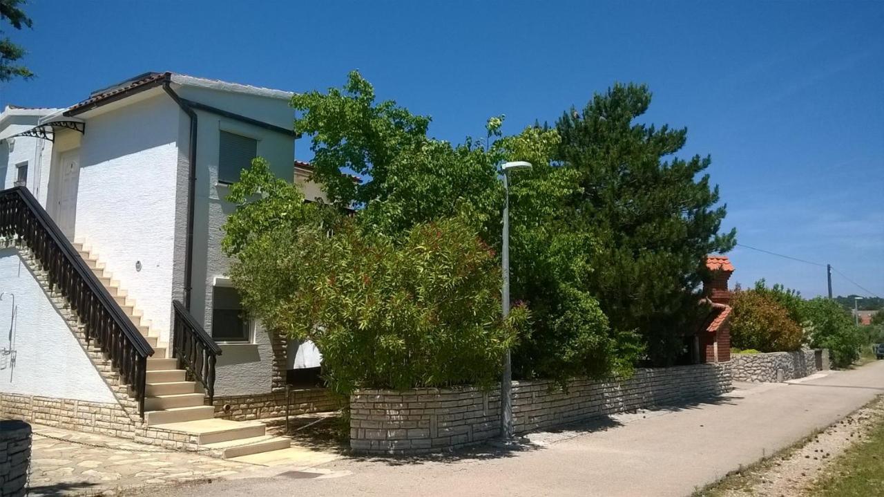 Apartments Carev 1293 Jezera Exterior photo